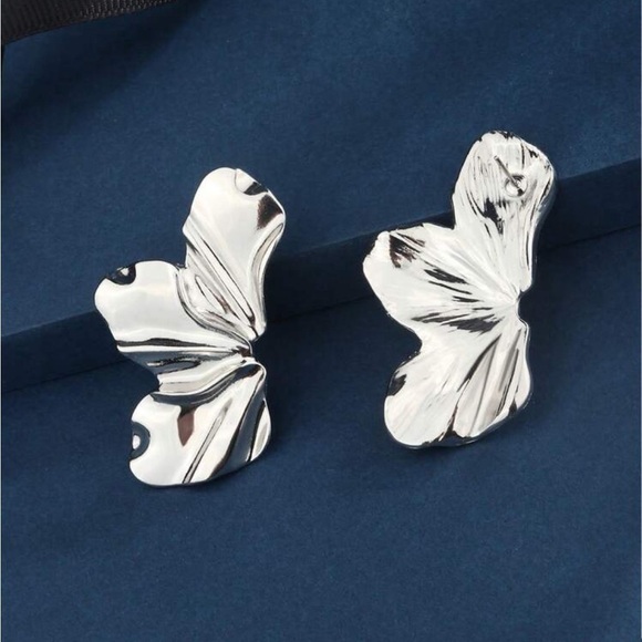 Silver half floral statement earrings Anthropologie - Picture 2 of 4